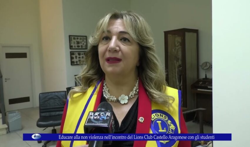 Educare alla non violenza nell’incontro del Lions Club Castello Aragonese